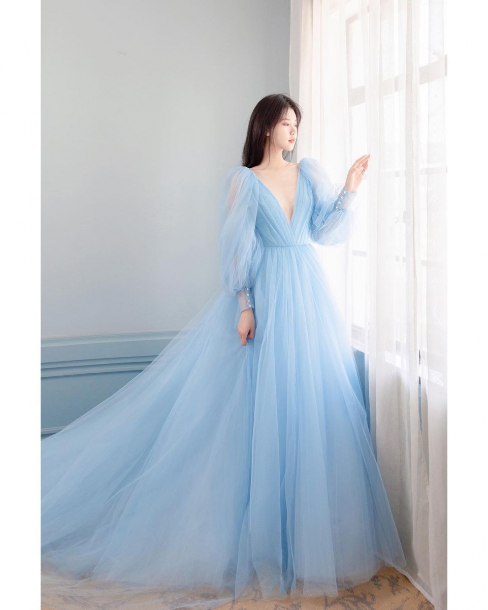 Monique Lhuiller blue tulle dress