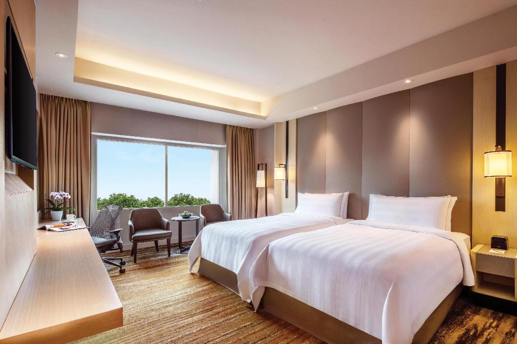 superior hotel room at PARKROYAL on Beach Road Singapore