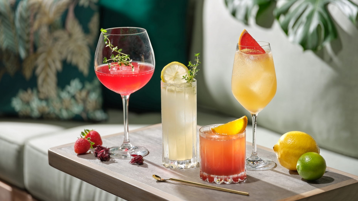 cocktails at One-Ninety Bar four seasons hotel singapore