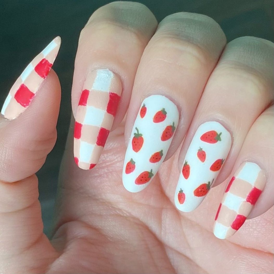 10 Pretty Strawberry-Themed Nail Art Designs To Inspire Your Next Manicure  | GirlStyle Singapore
