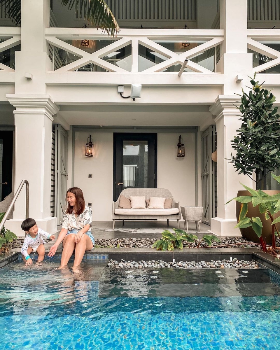 the barracks hotel sentosa swimming pool room patio