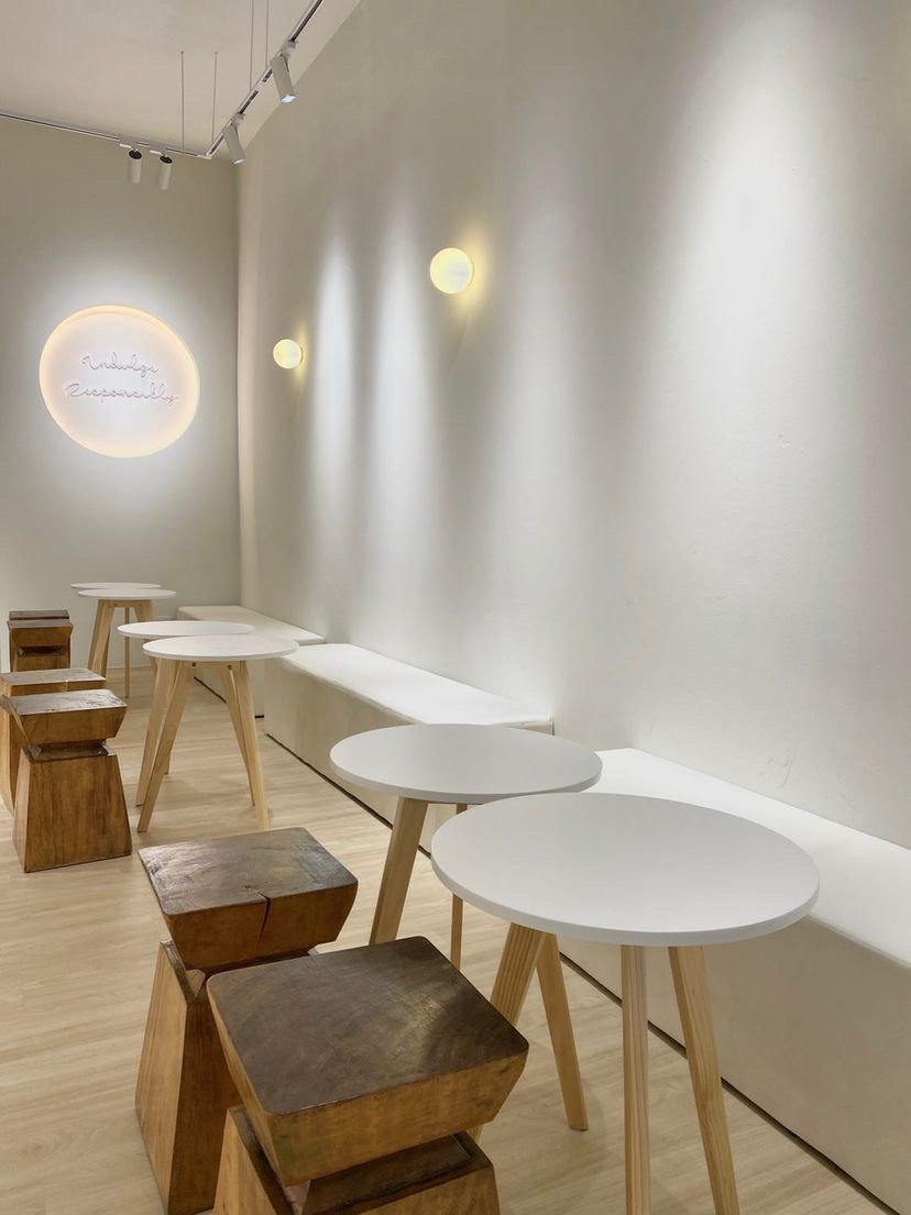 Moin Moin Gelato interior and seats
