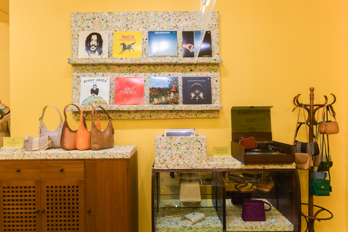 Coach Tomorrow's Vintage vinyl 