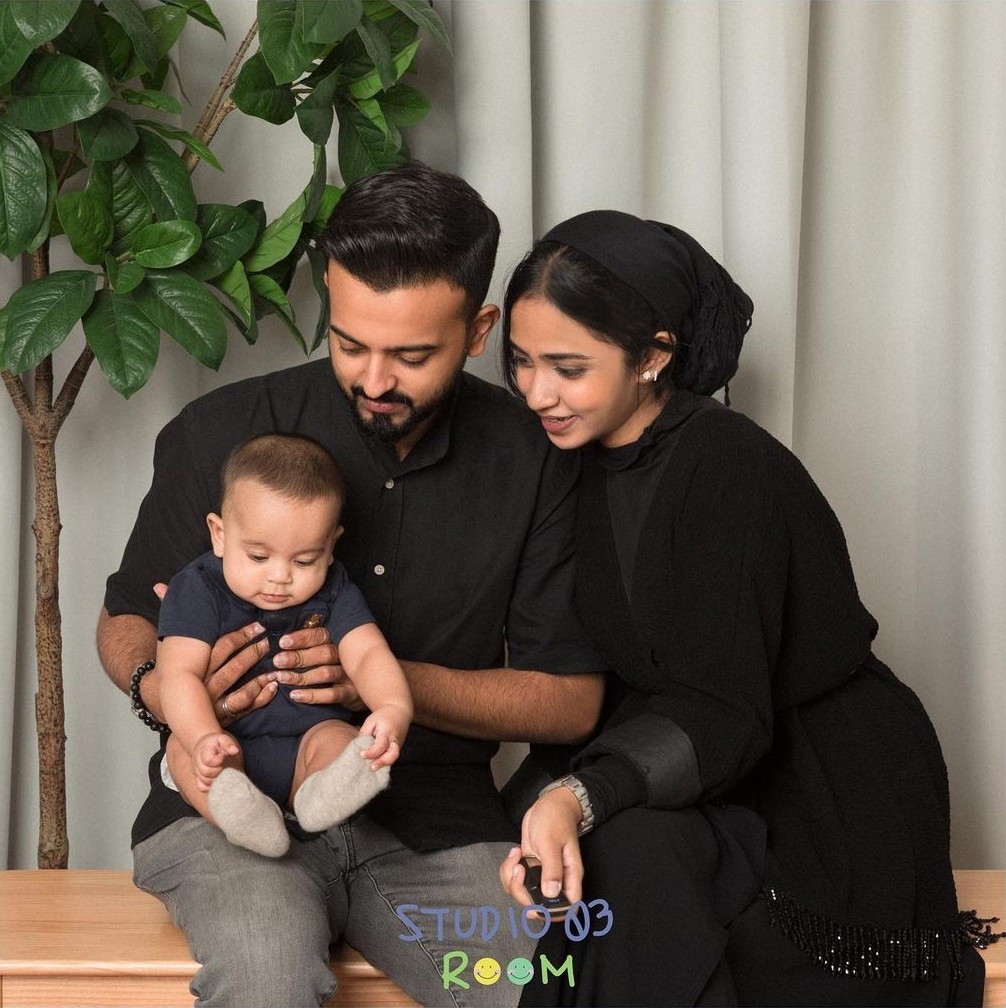 Studio 03 Room family shot