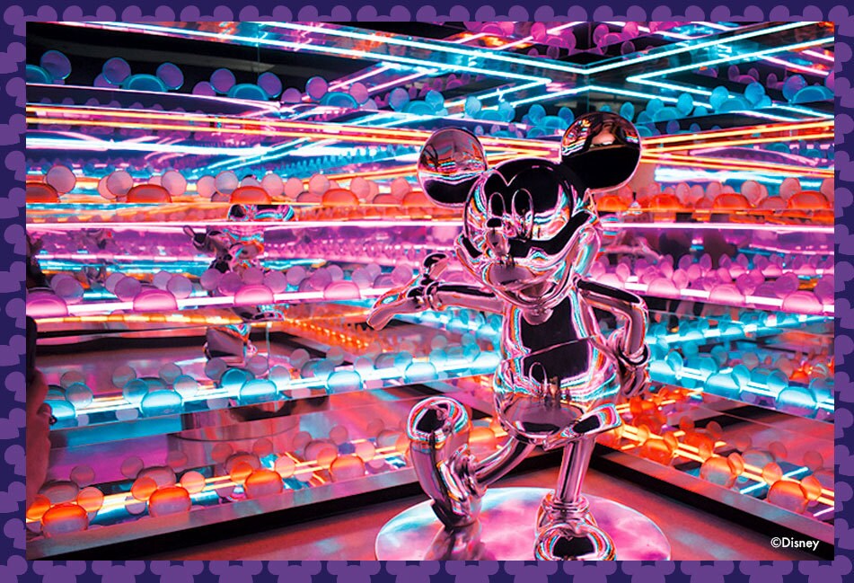 micky mouse mirror light room at disney pop up exhibition suntec convention centre singapore