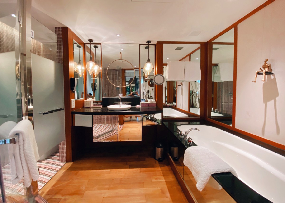 sofitel singapore sentosa resort & spa junior suite bathroom