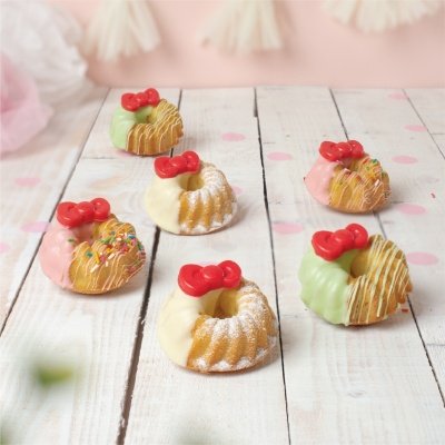 Polar Puffs & Cakes x Hello Kitty_Hello muffnut