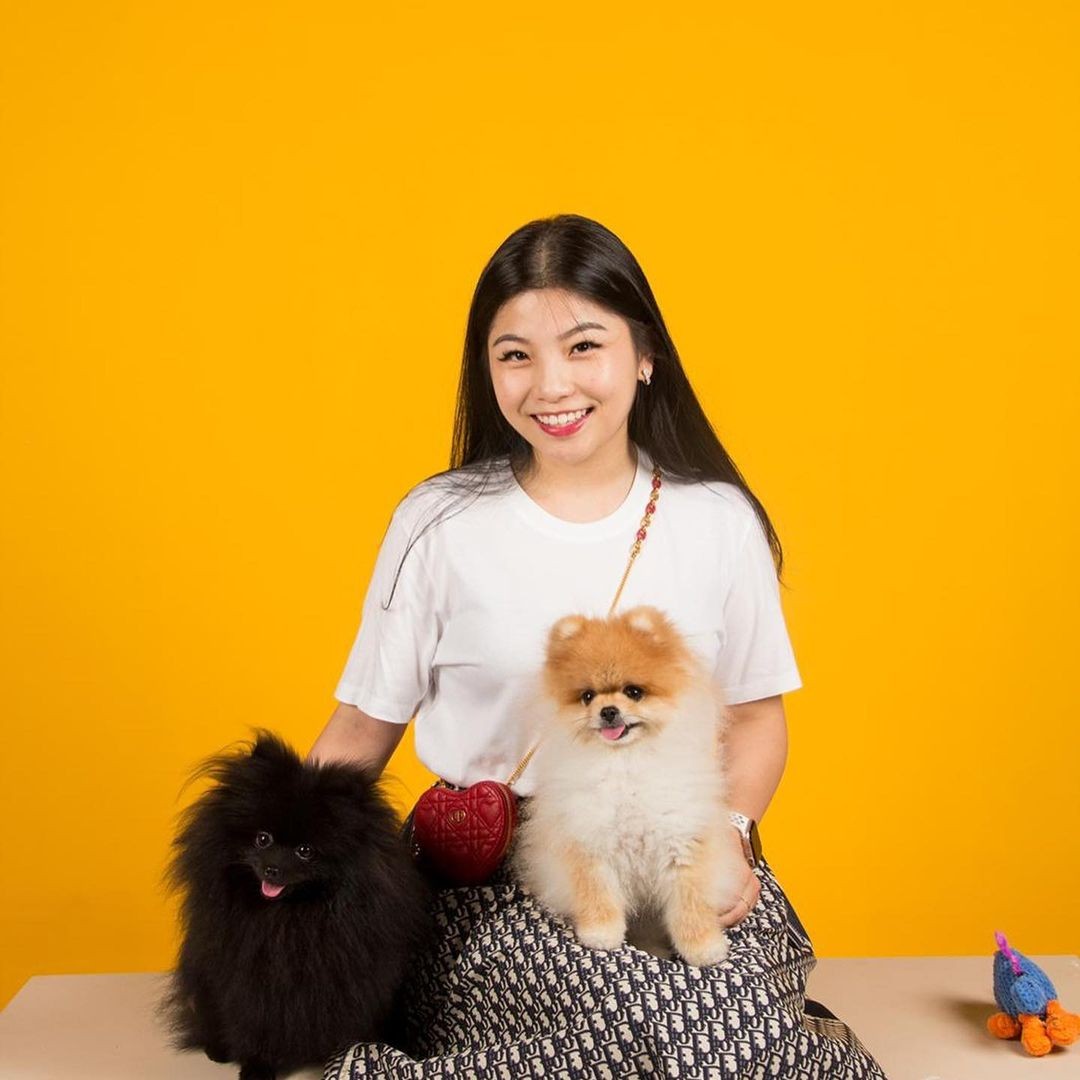 Blankbox yellow backdrop