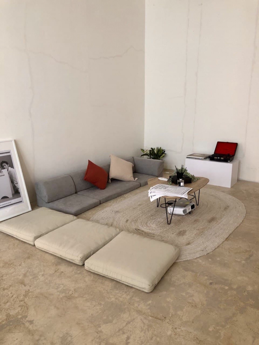 Fotomat Studios waiting area