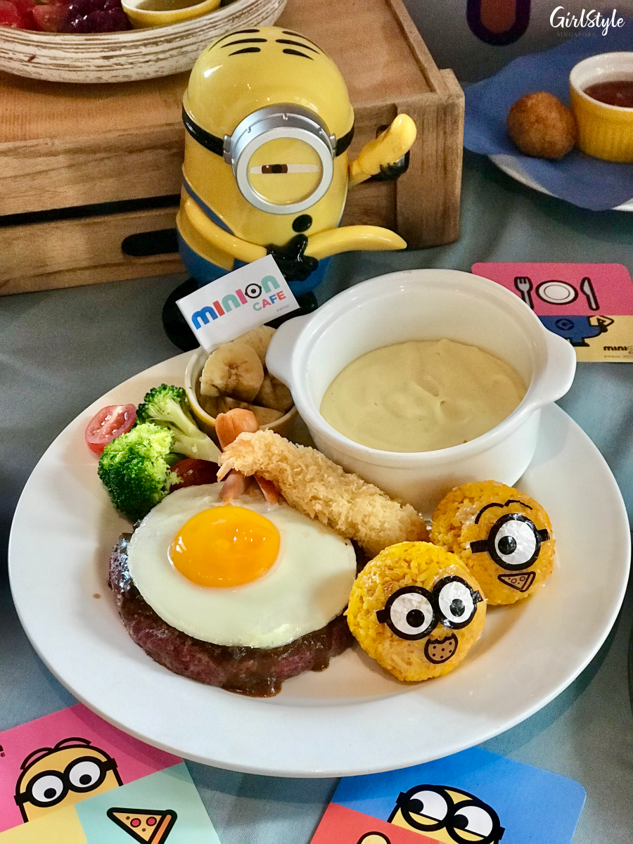 minion wagyu lunch plate mash potatoes egg and rice at minions cafe singapore clarke quay