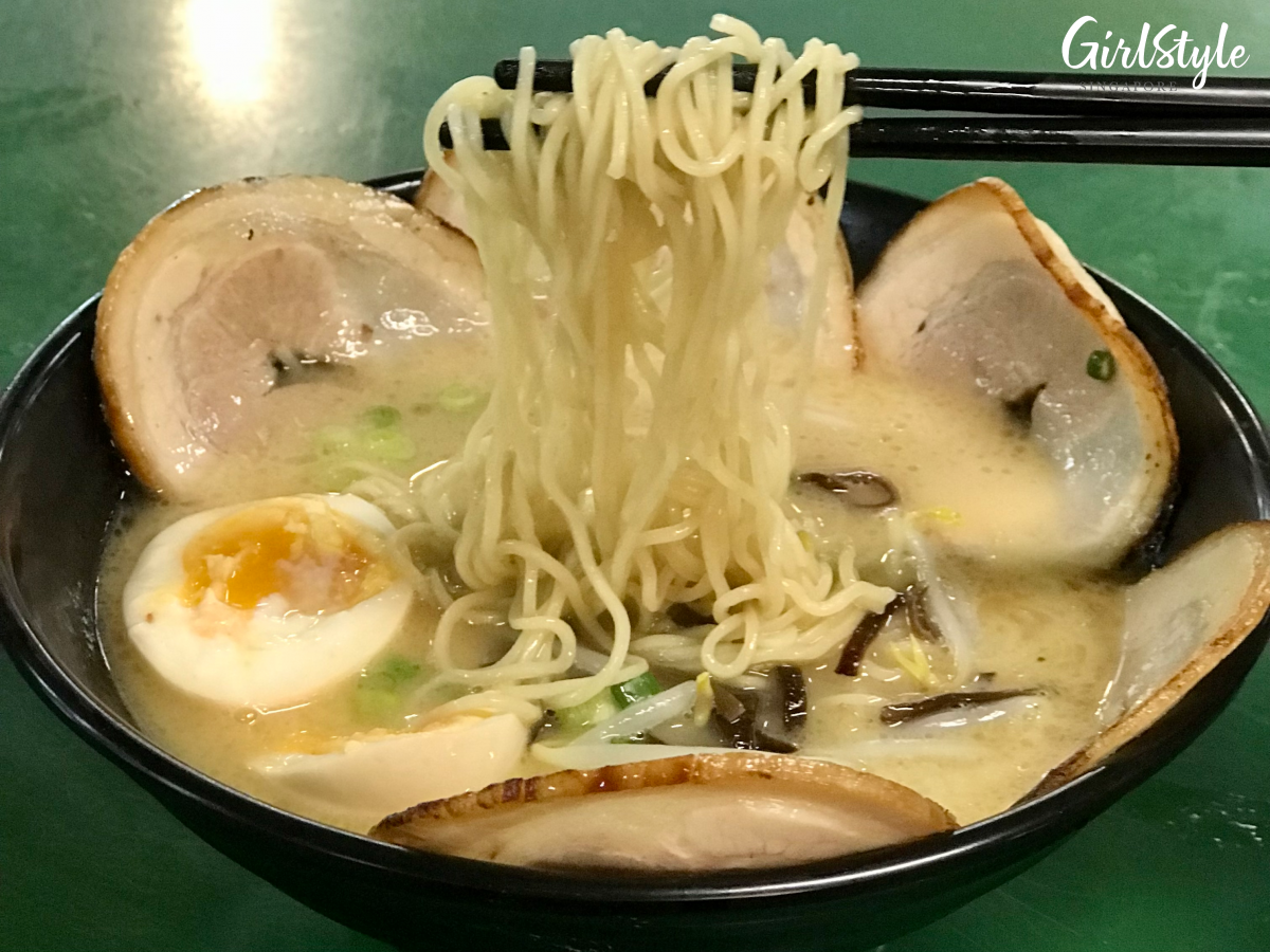 cheap tonkatsu ramen with chashu and egg at kumamoto ramen serangoon hawker stall singapore