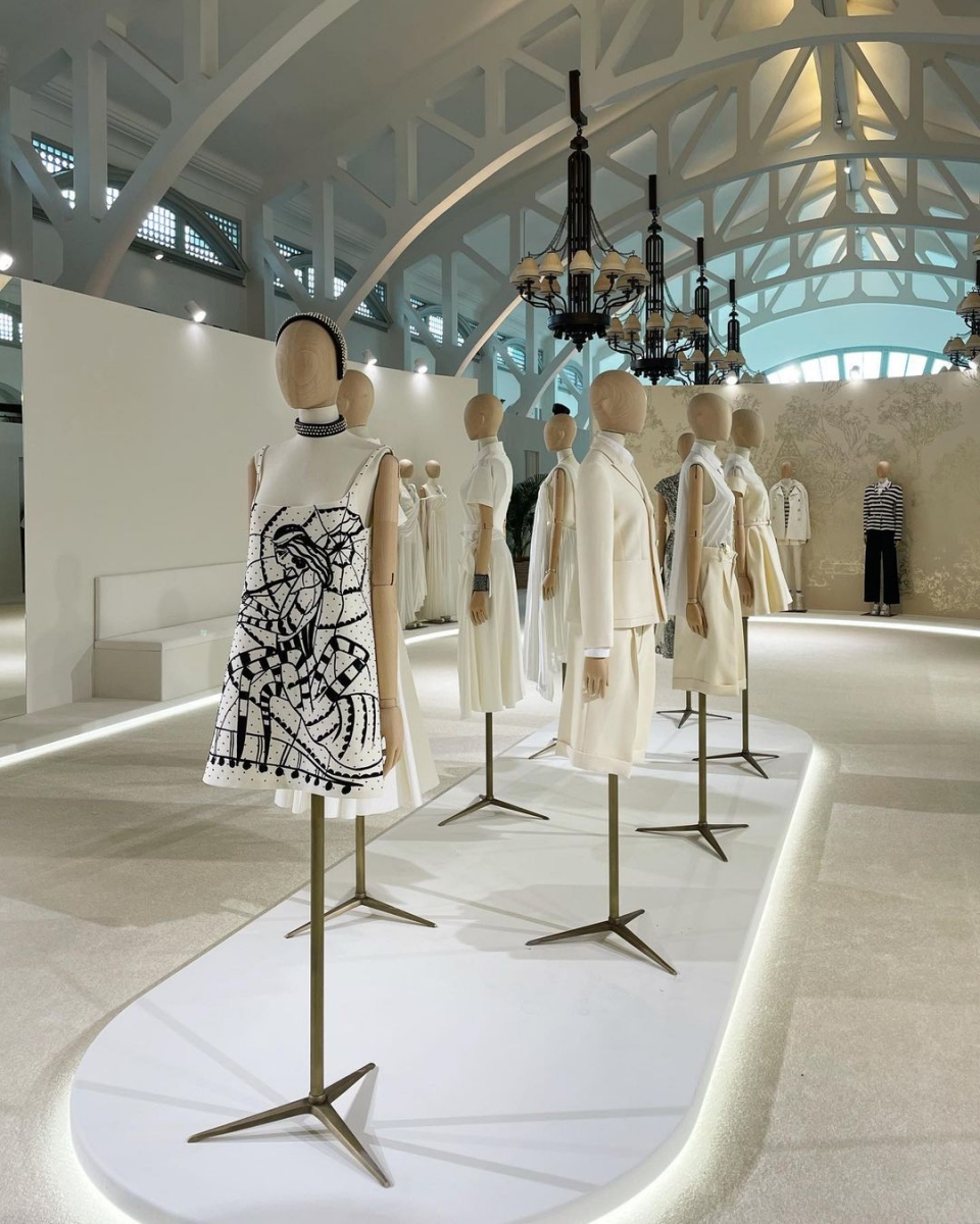 cruise 2022 collection at dior cafe Clifford Pier at The Fullerton Bay Hotel singapore