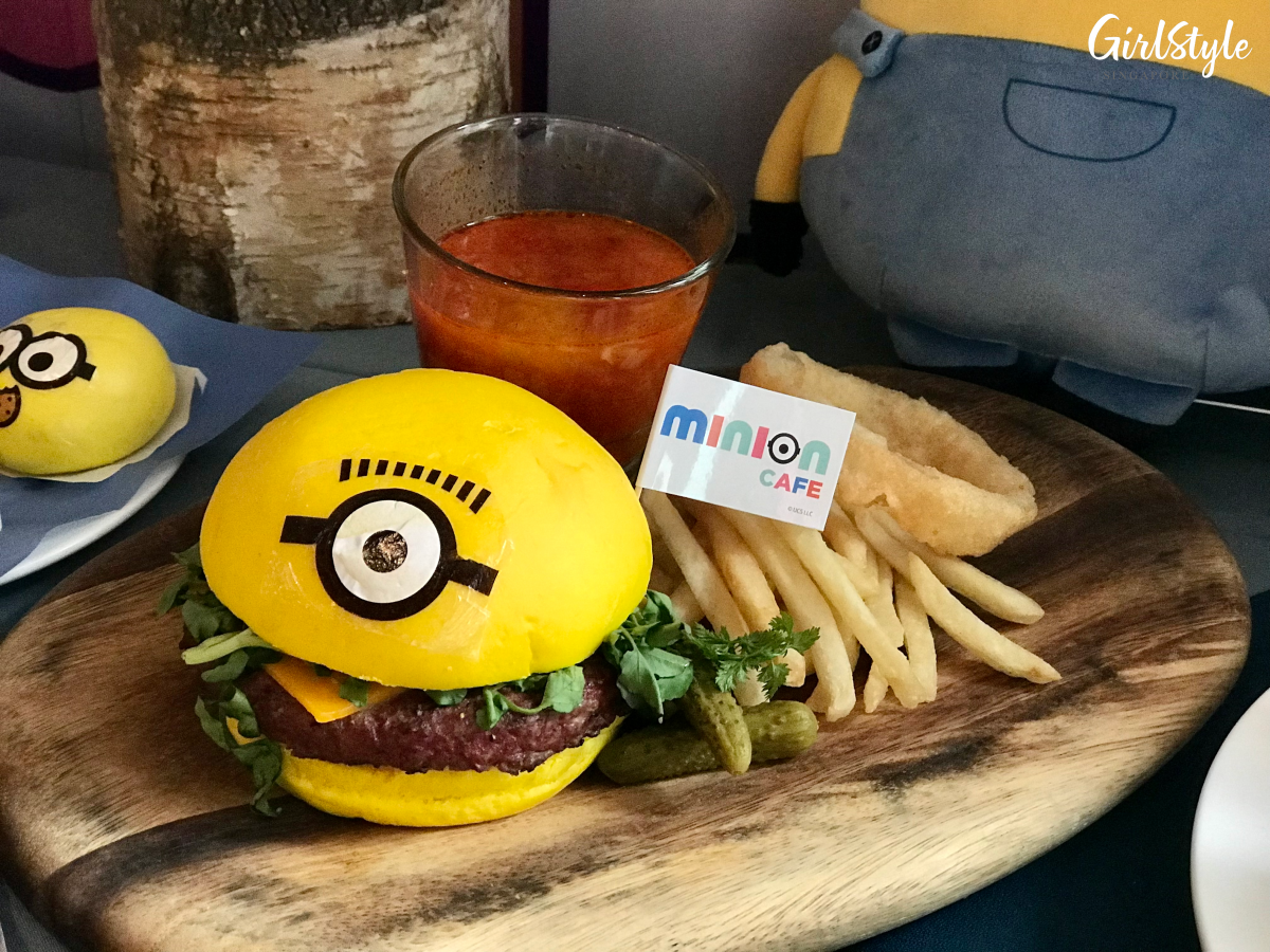 beyond meat burger at minions cafe singapore clarke quay