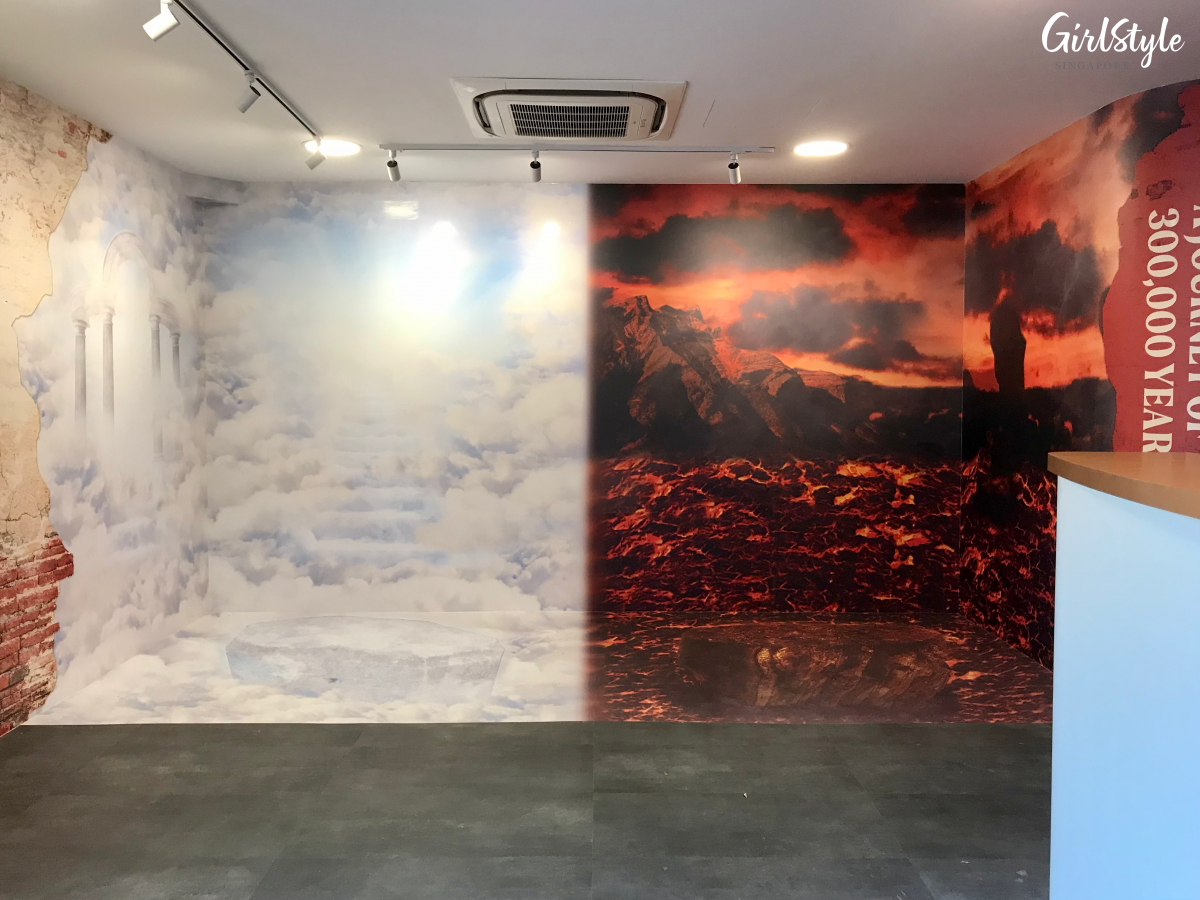 heaven and hell photo backdrop at hells museum haw par villa singapore