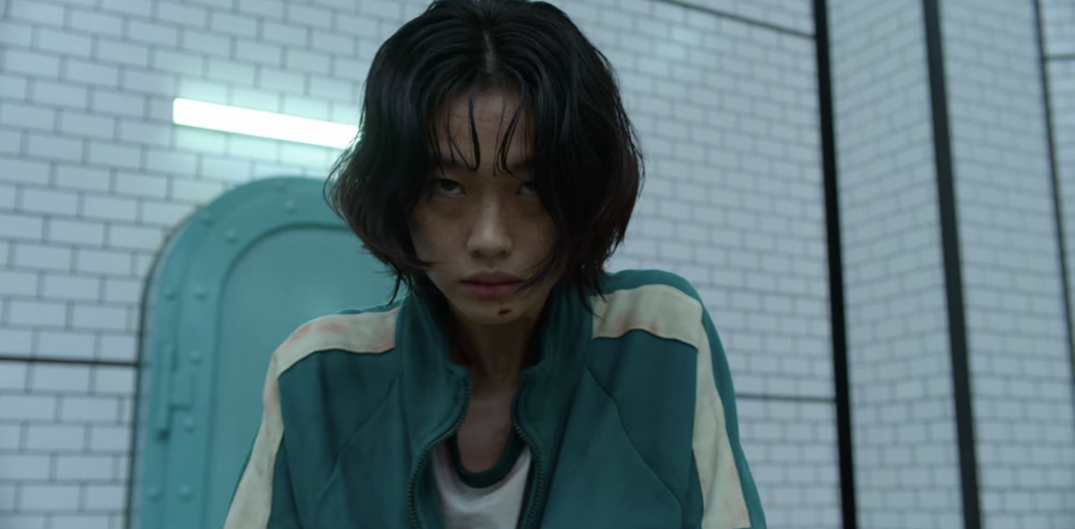 squid game scene sae byeok injured glass shard episode 8