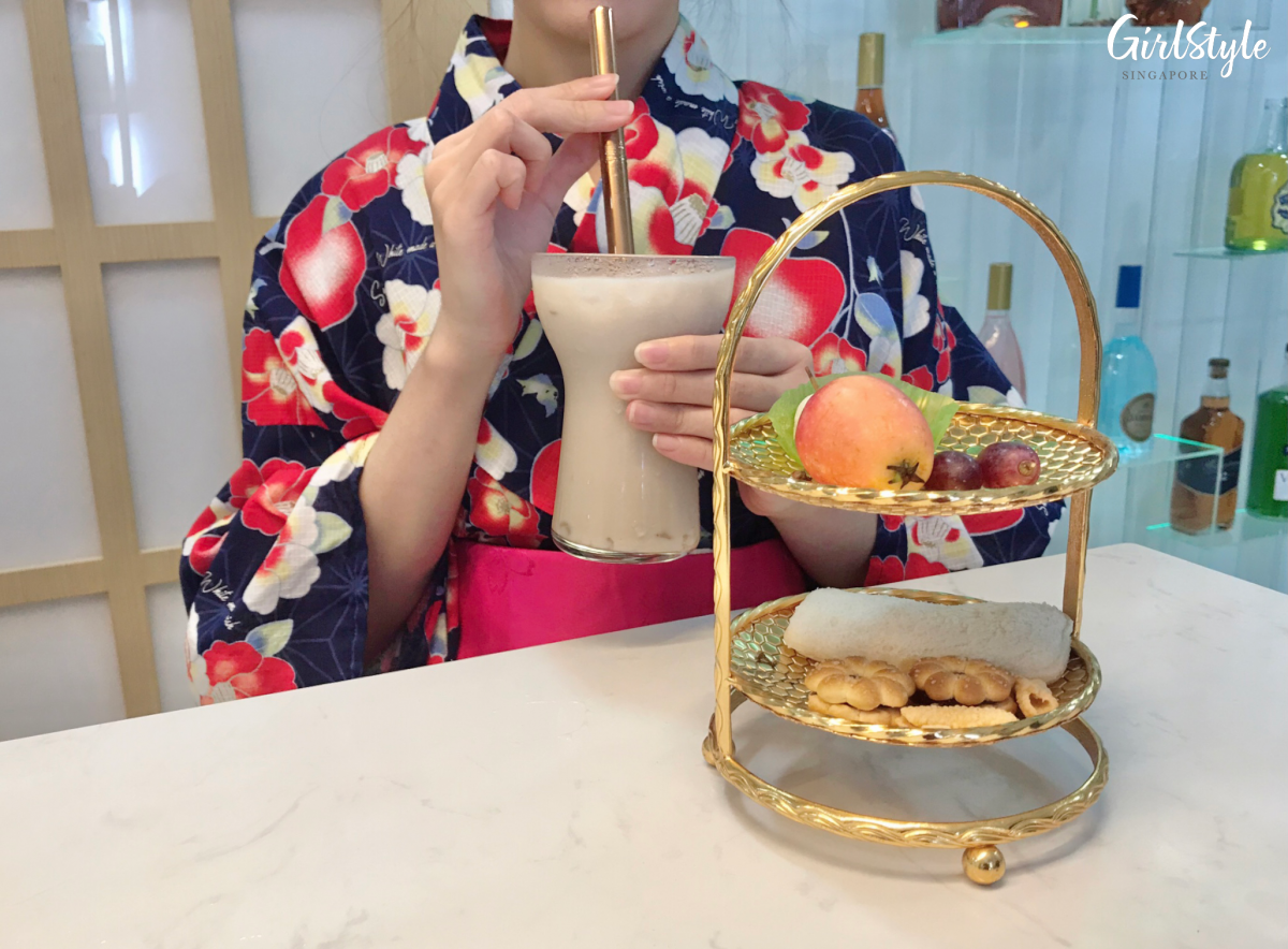 drinking bubble tea while wearing rental yukata kimono at t&c beauty house