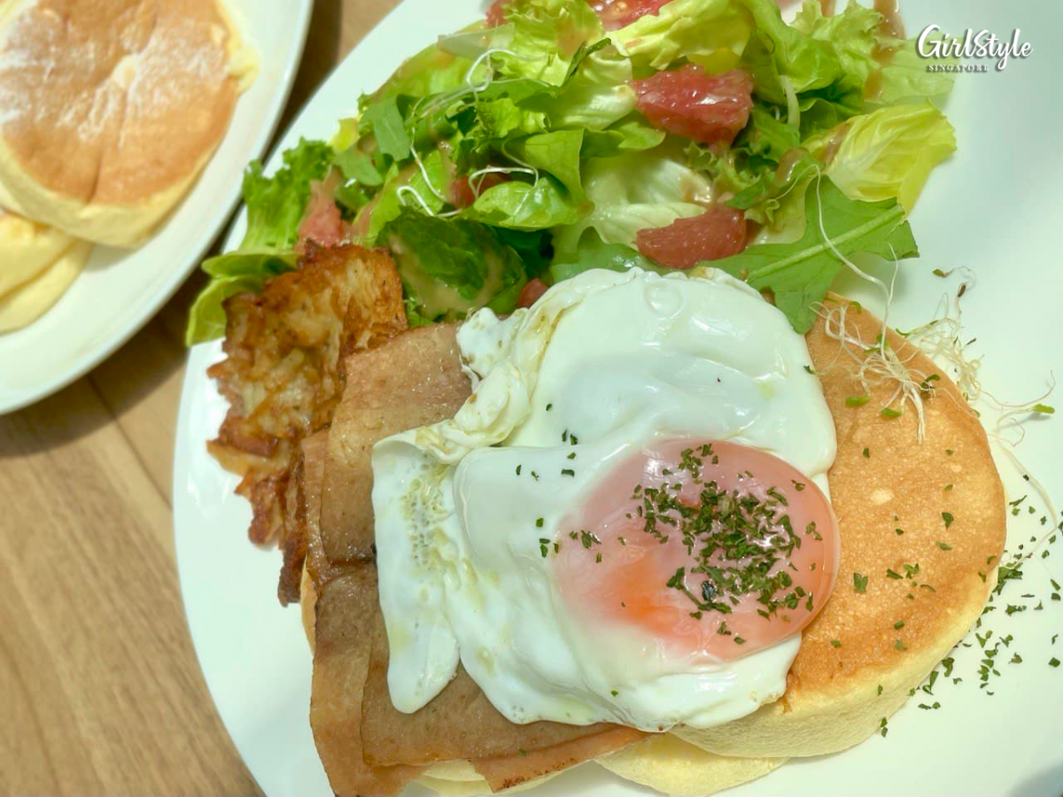 Flipper's Singapore Bugis Junction Exclusive Menu_Maple Bacon and Fried Egg Kiseki Pancake