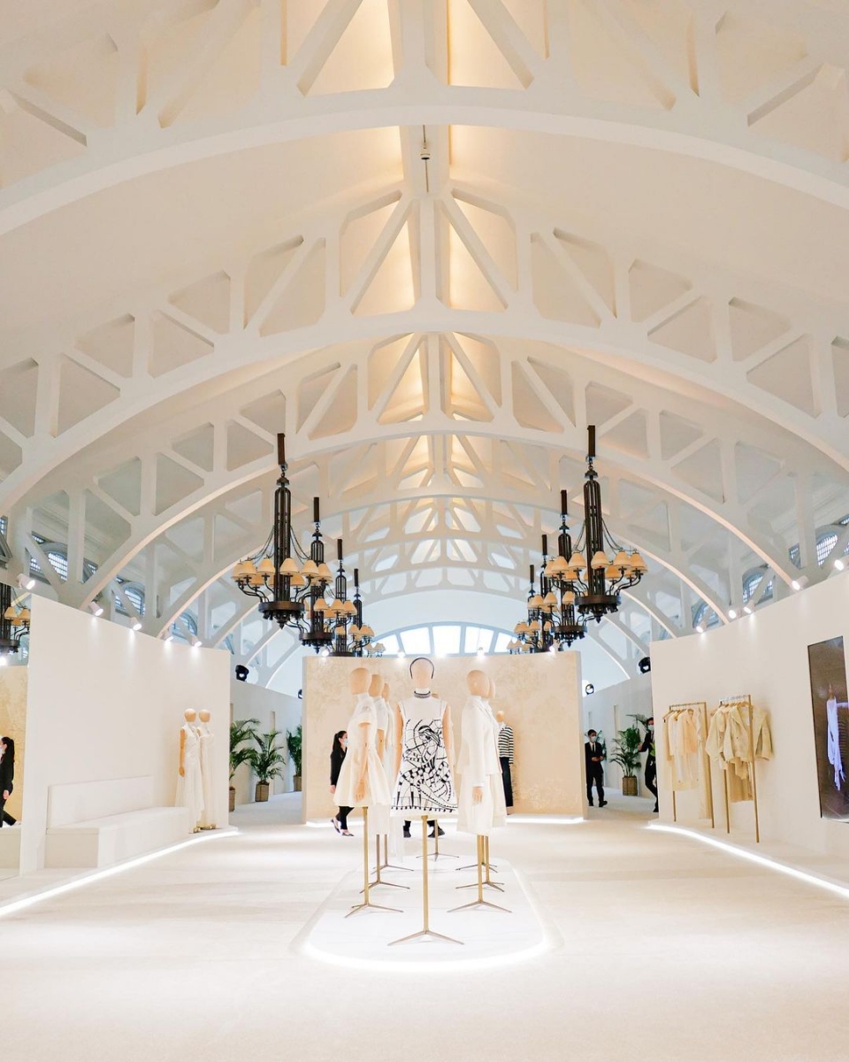 cruise 2022 collection at dior cafe Clifford Pier at The Fullerton Bay Hotel singapore