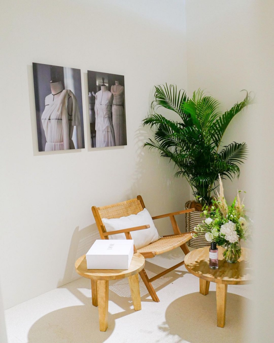 seats and art at dior cafe Clifford Pier at The Fullerton Bay Hotel singapore