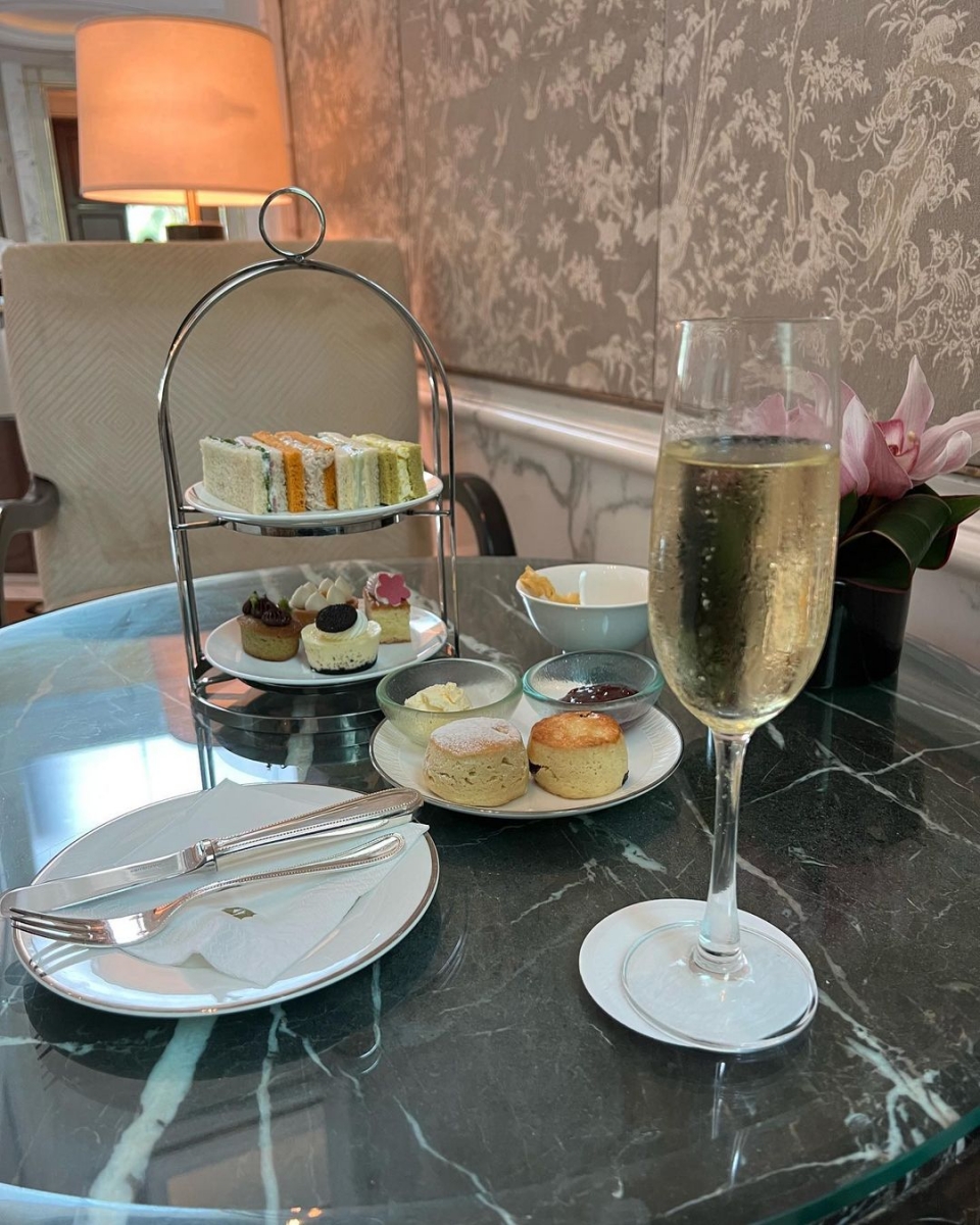 afternoon tea at shangri la hotel singapore Valley Wing Lounge