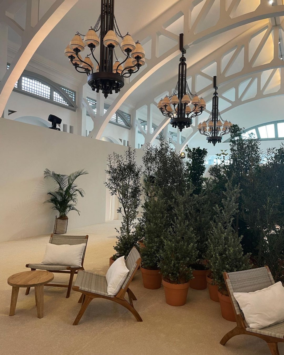 decor and seats at dior cafe Clifford Pier at The Fullerton Bay Hotel singapore