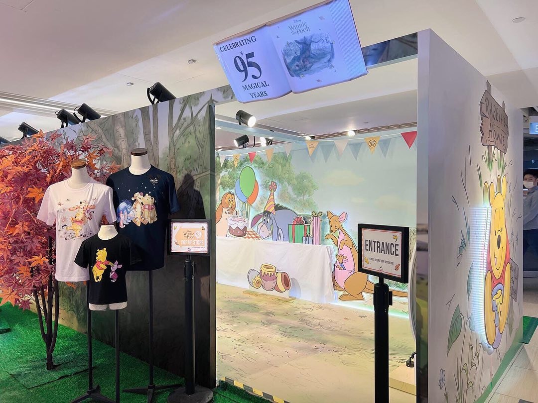 winnie the pooh goldwood pop up store photo area at suntec city
