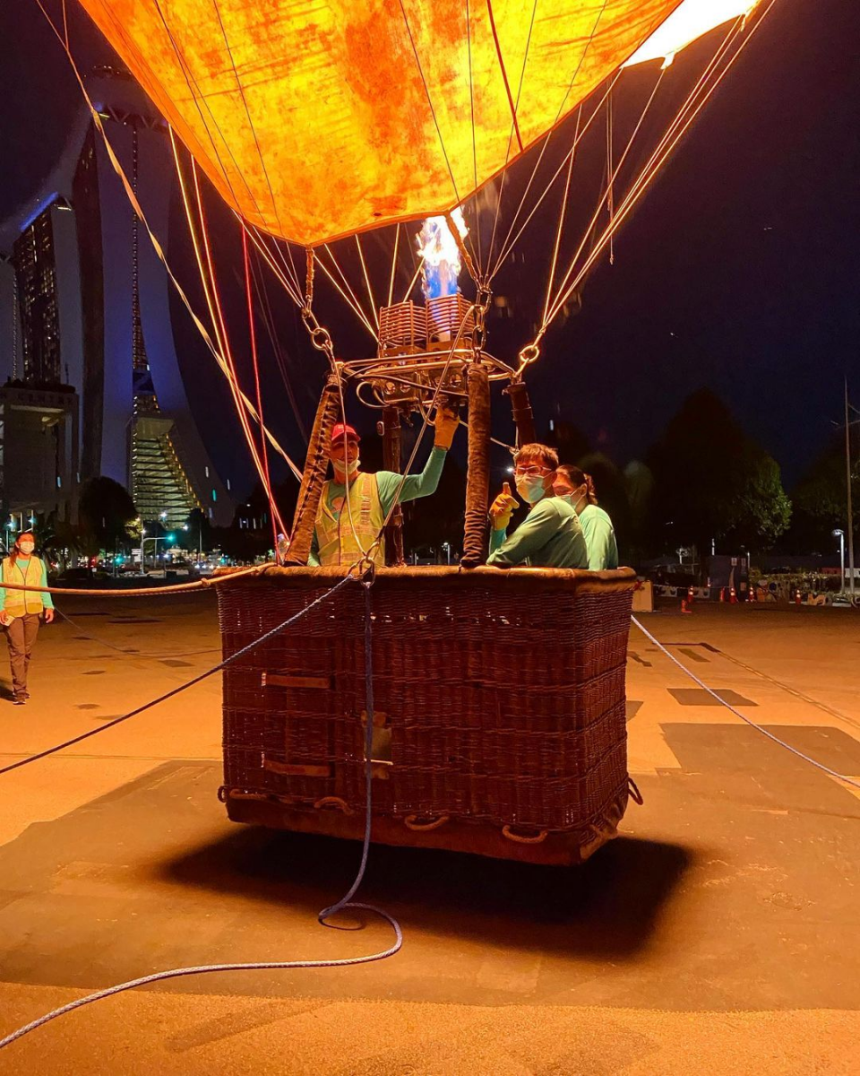Hot air balloon Singapore Ballons Du Monde