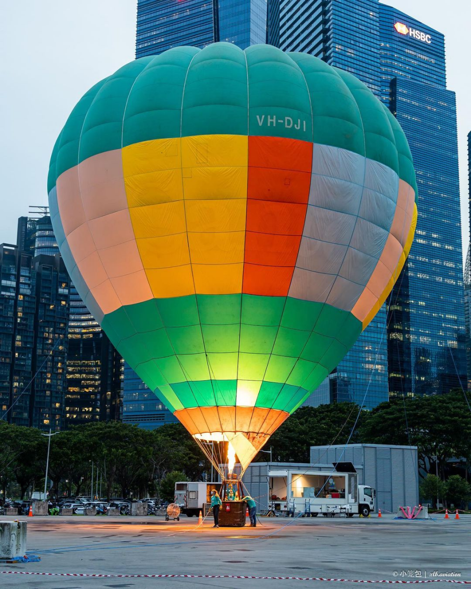 Hot air balloon Singapore Ballons Du Monde