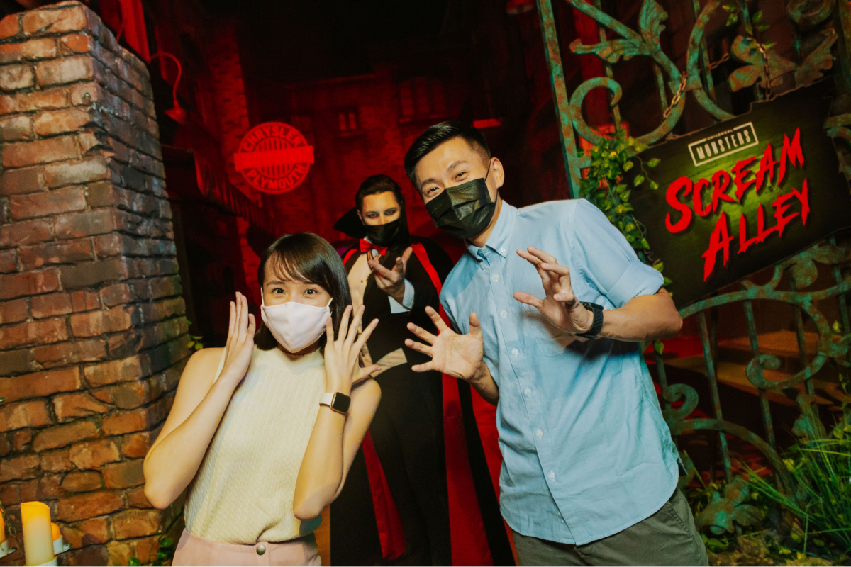 Universal Studios Singapore It's Showtime Halloween
