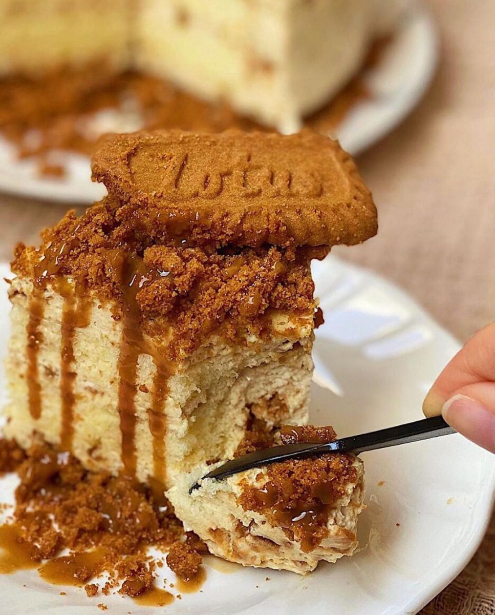 Cakes Etcetera biscoff cheesecake slice