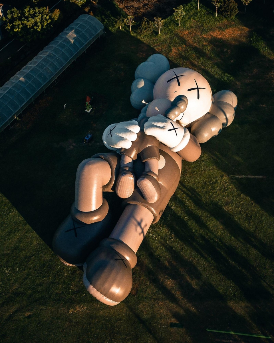 KAWS:HOLIDAY Singaopre