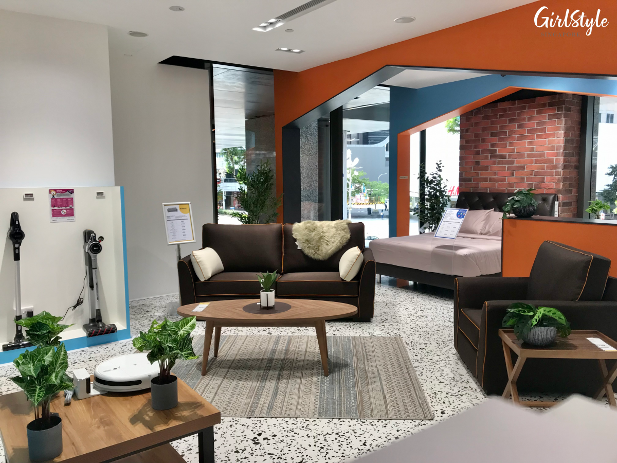 vacuum cleaner showroom at COURTS Nojima the heeren singapore