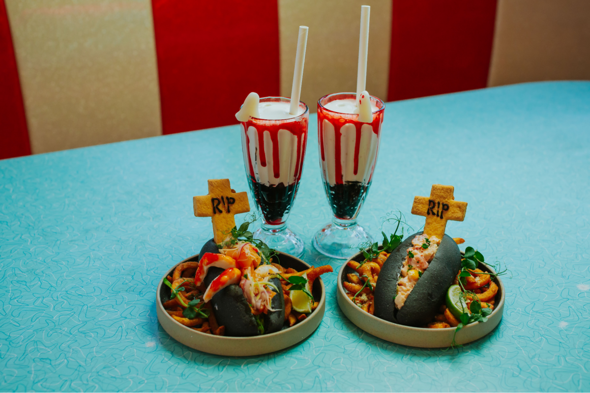 Universal Studios Singapore It's Showtime dining theatre