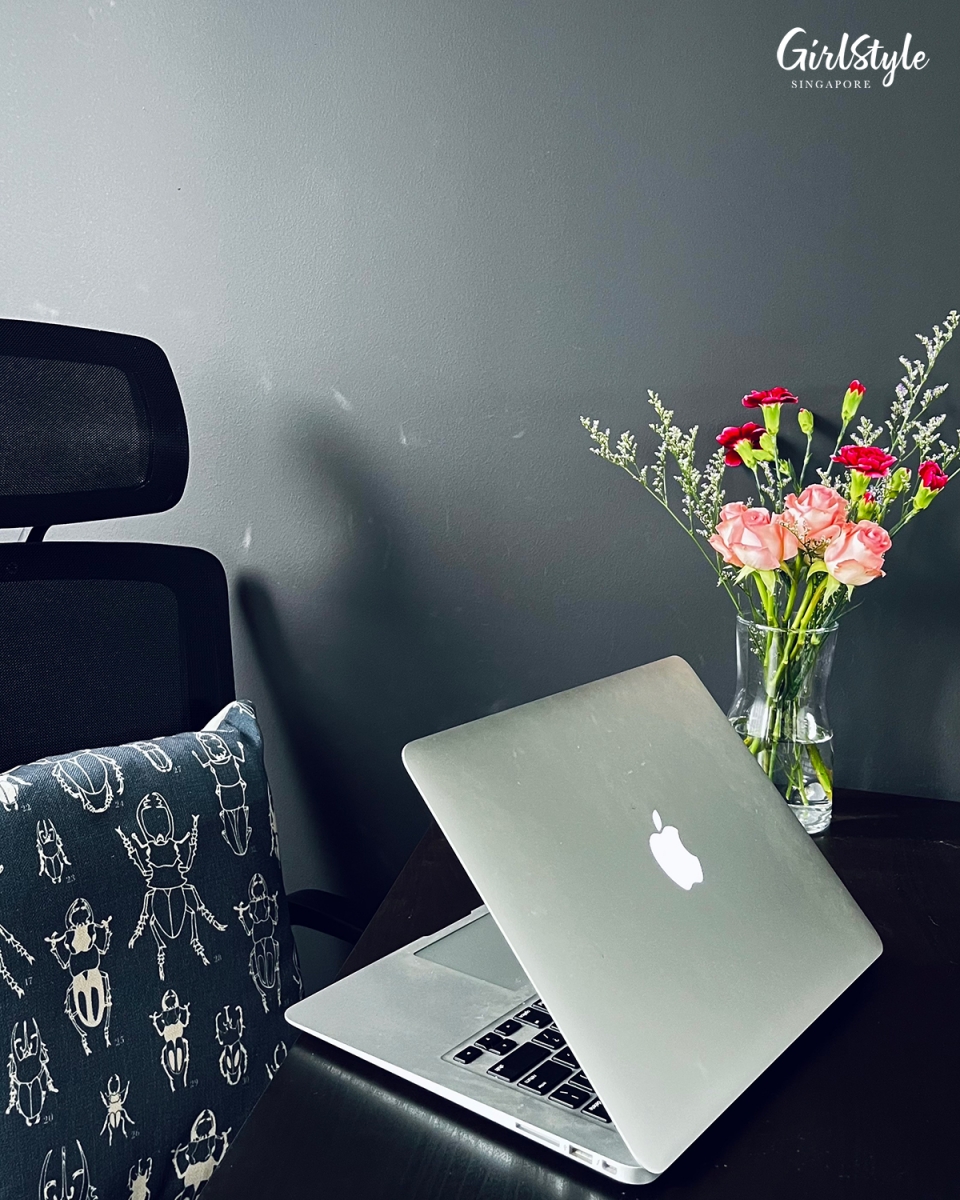 Place fresh flowers on your work desk for an instant pick-me-up.