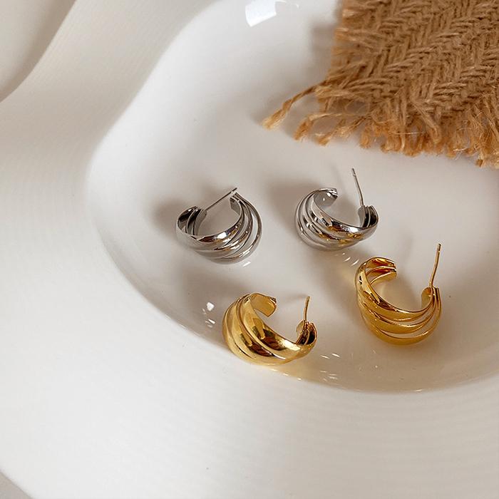 taobao-singapore-english-1111-sale_Minimalist gold or silver earrings