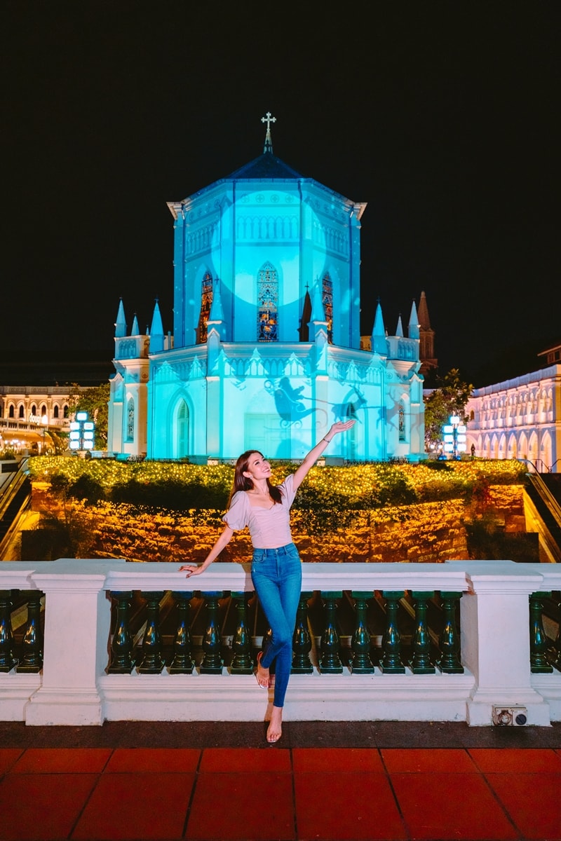 Projection mapping light show CHIJMES Christmas 2021