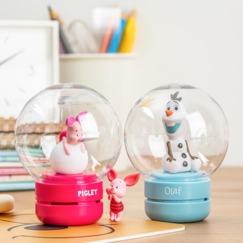 Disney-themed diffuser/lamp featuring Piglet and Olaf