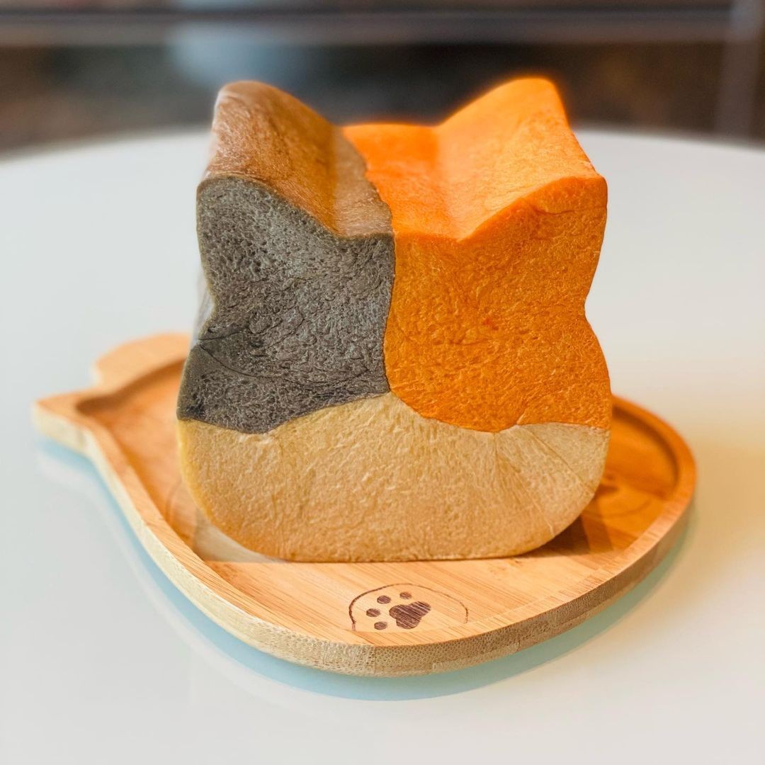 Cai Mama Shop loaf of Neko Pan