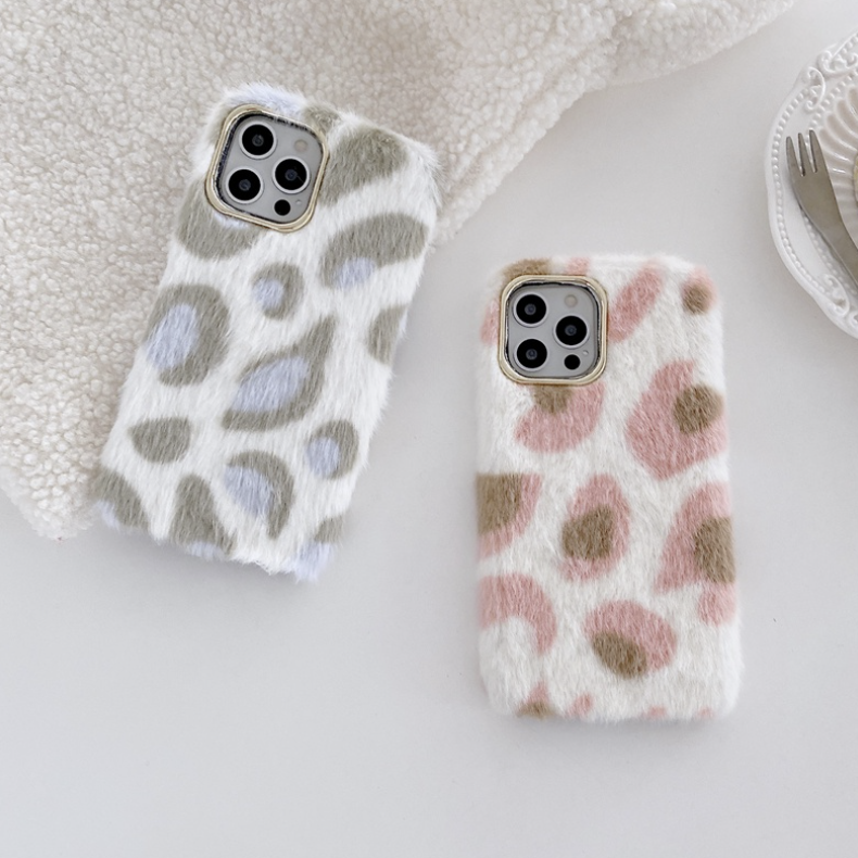 Leopard Prints Furry Phone Case