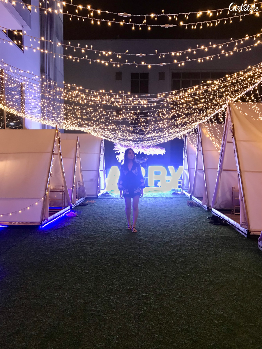 Nighttime fairy lights at 中河小镇网红餐厅 tent hot pot restaurant in Singapore