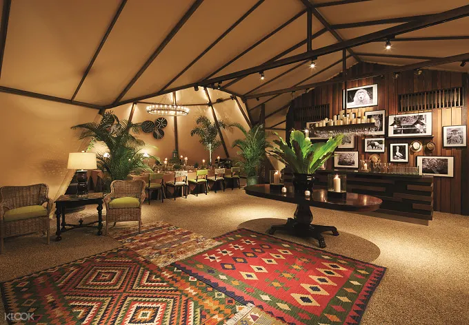 Night Safari Singapore tipi dining
