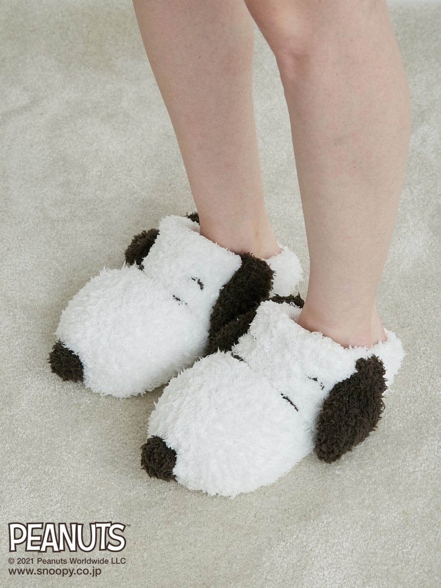 Gelato Pique x PEANUTS furry Snoopy face bedroom slippers