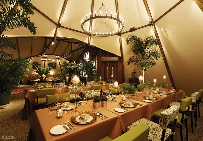 Night Safari Singapore tipi dining