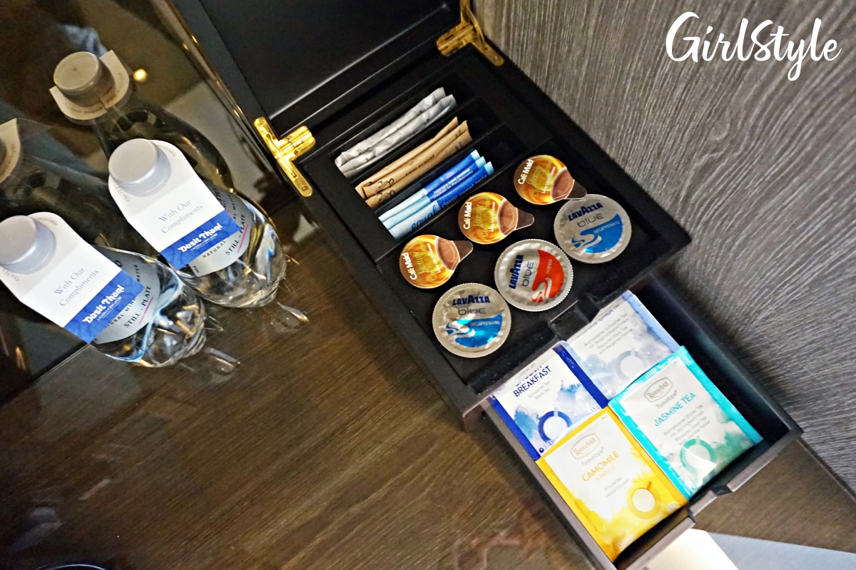 Dusit Thani Laguna Singapore mini bar