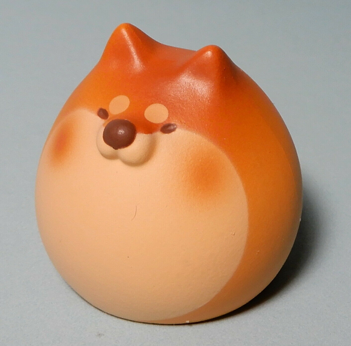 Shiba Inu manju dumping capsule toy