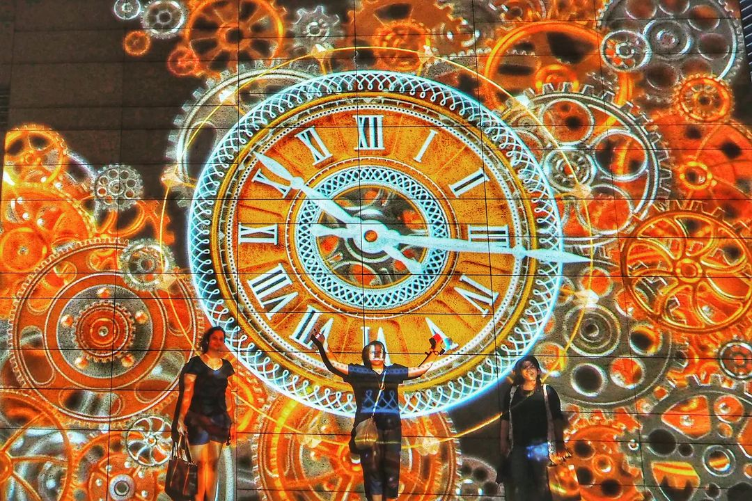 Clockface projection Marina Bay Christmas 2021
