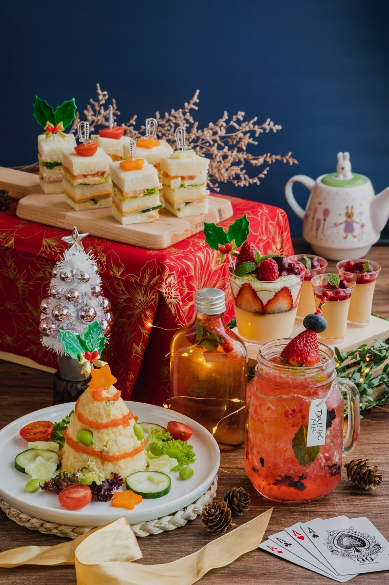 Alice's Christmas Tea Party at Tamago-EN