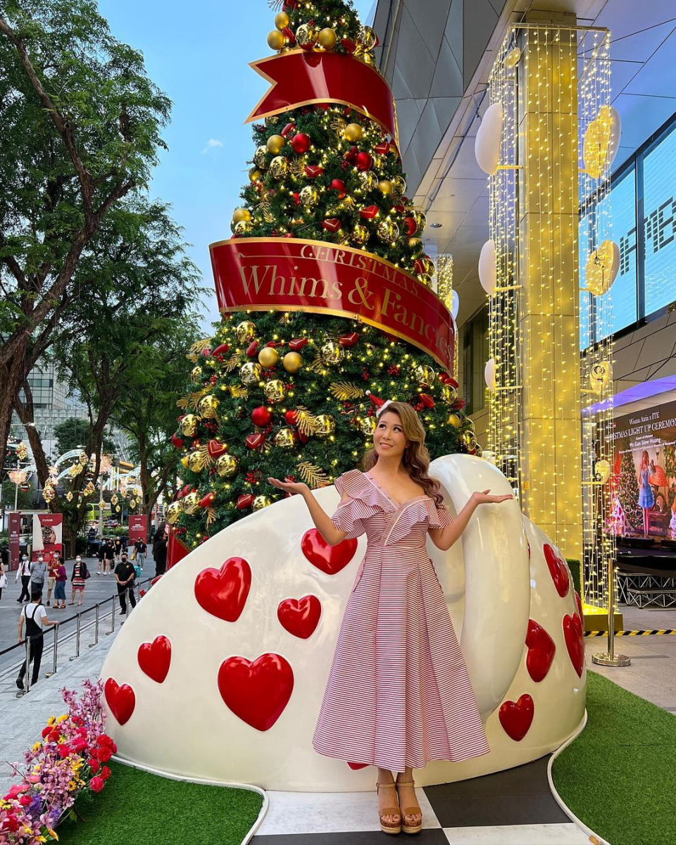Wisma Atria Alice in Wonderland Christmas 2021 decorations