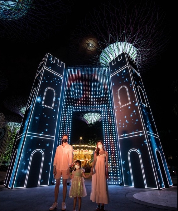 17 Christmas LightUp 2021 Spots In Singapore Star Tunnel, Fairytale