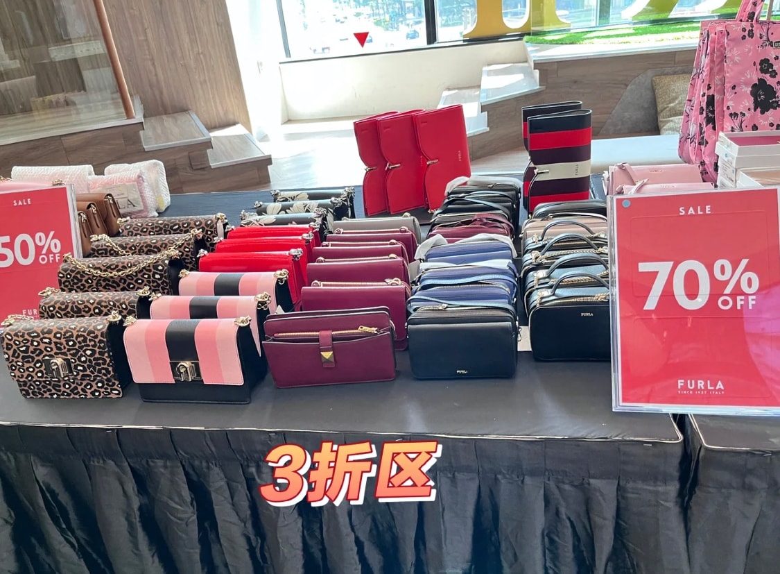 Furla Friends and Family Sale at Republic Plaza